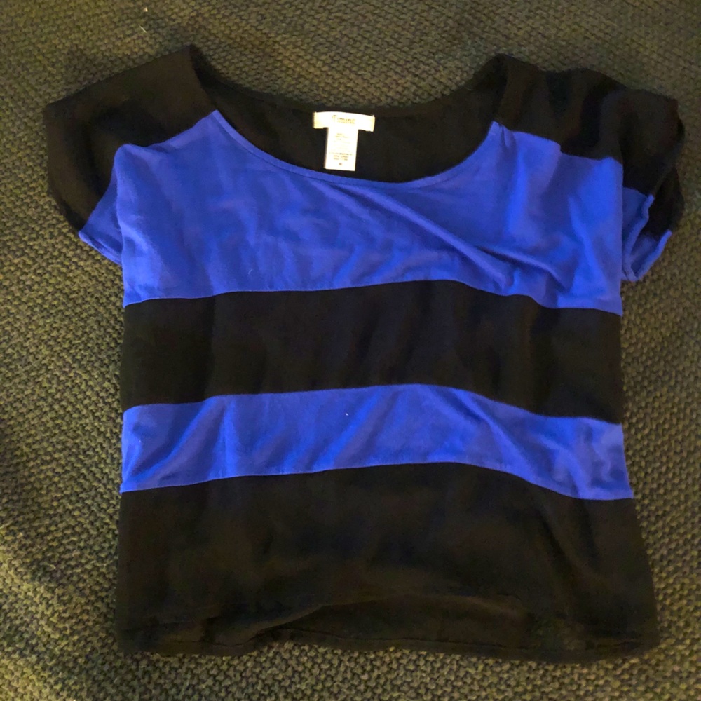 Back and blue striped top